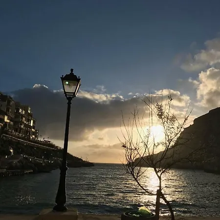 Little Haven, Bay View. * Xlendi